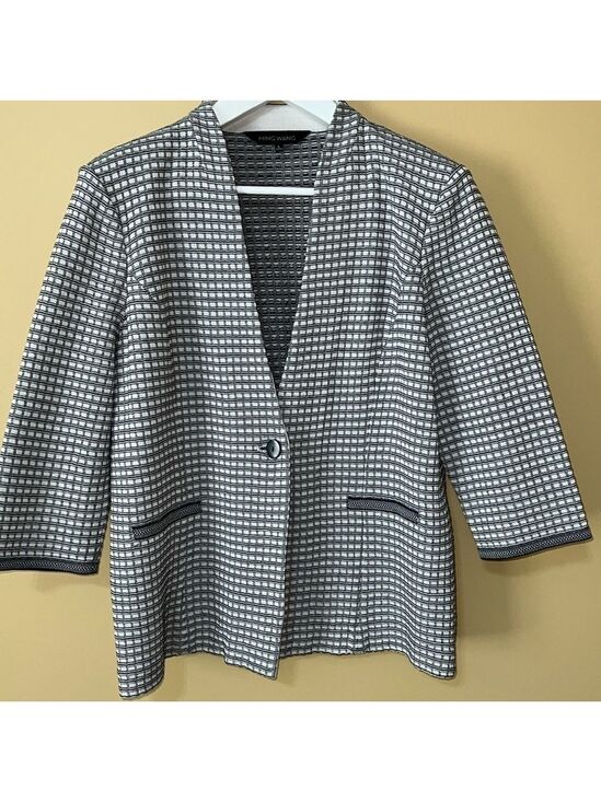 Ming Wang Jackets & Blazers - MING WANG women’s one- button jacket. Black/ cream design. Large